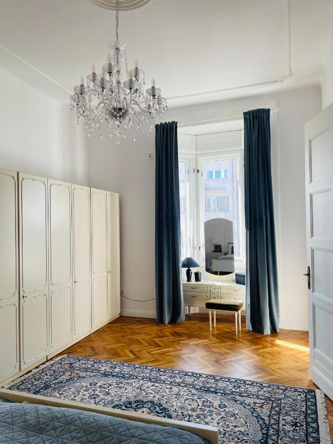 Littleparis Appartement Cluj-Napoca Buitenkant foto
