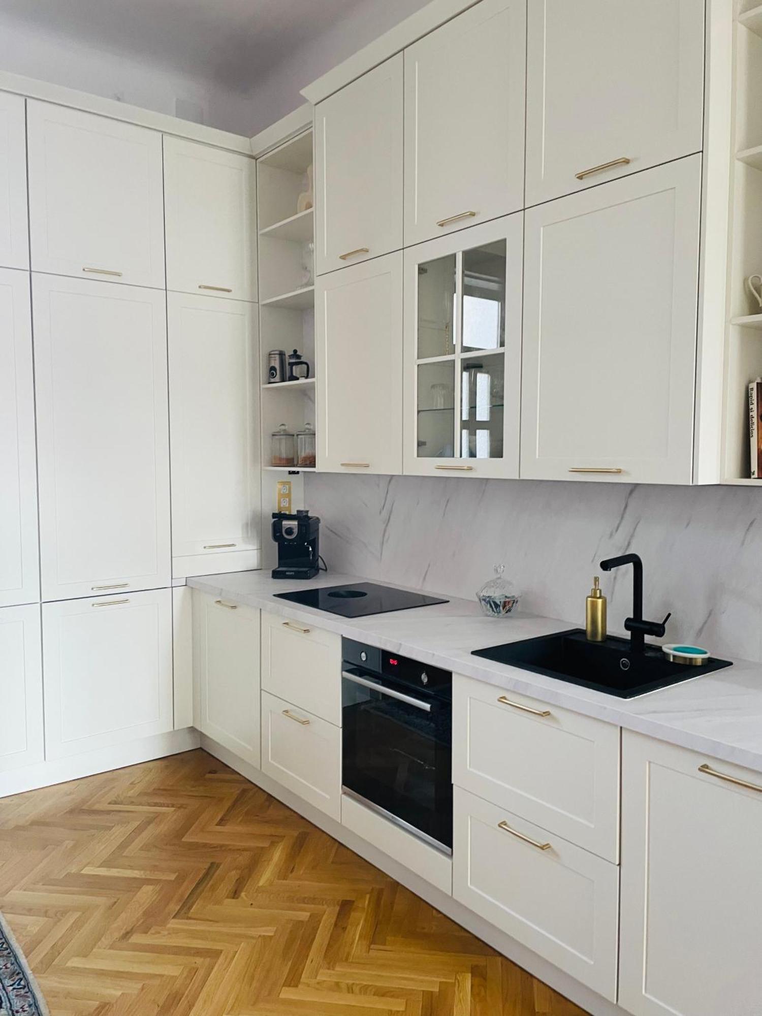 Littleparis Appartement Cluj-Napoca Buitenkant foto