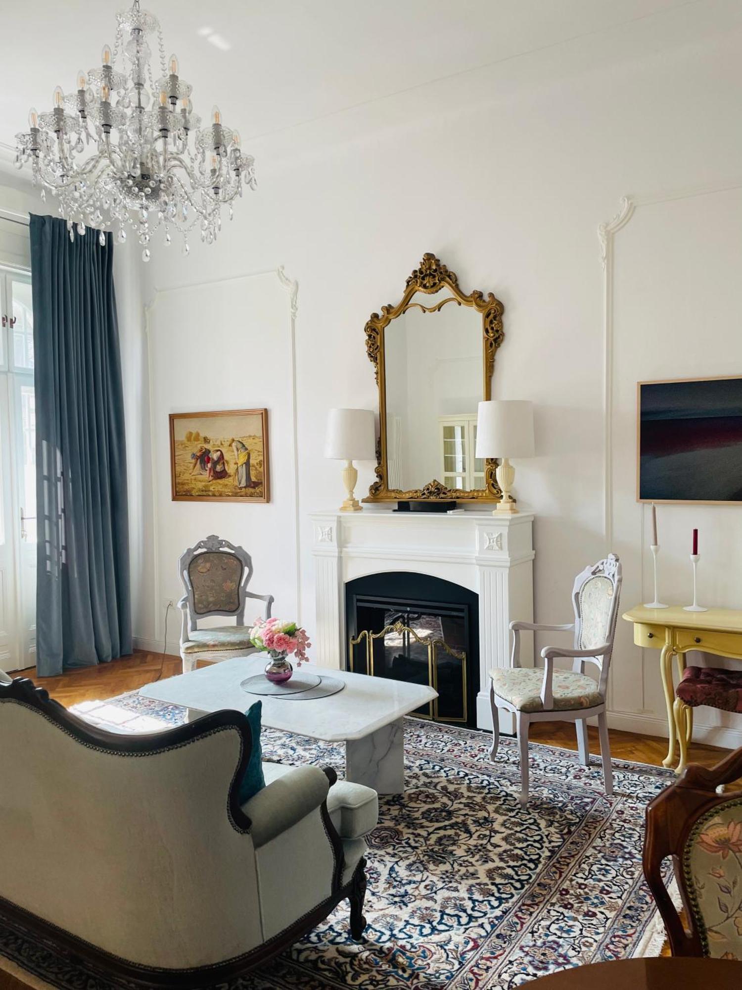Littleparis Appartement Cluj-Napoca Buitenkant foto
